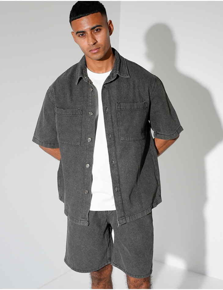 Ensemble en jeans short et chemise texturé