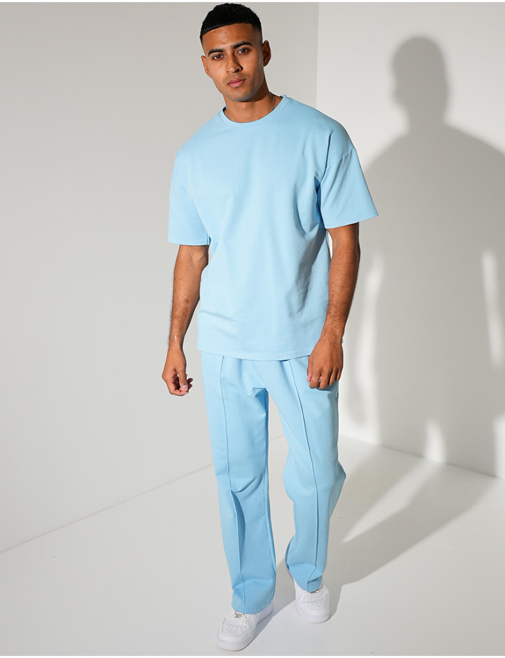 Ensemble uni pantalon à bande et t-shirt