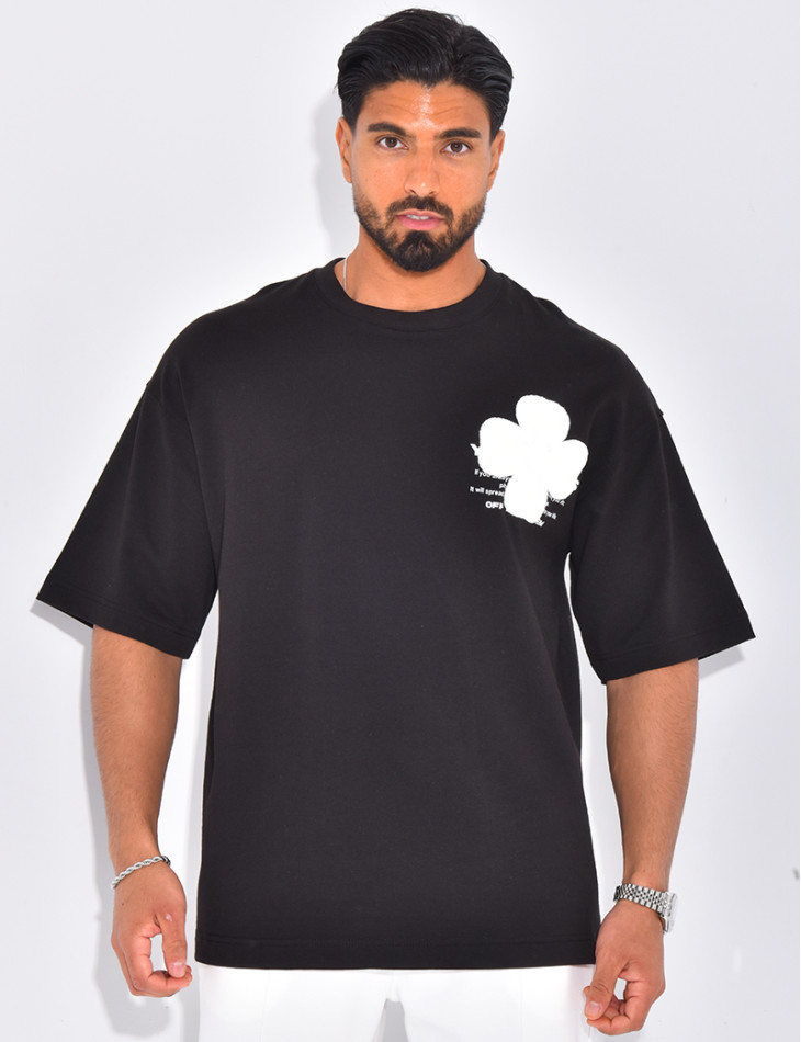 T-shirt avec trèfle brodé
