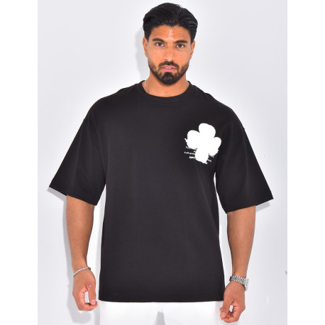 T-shirt avec trèfle brodé
