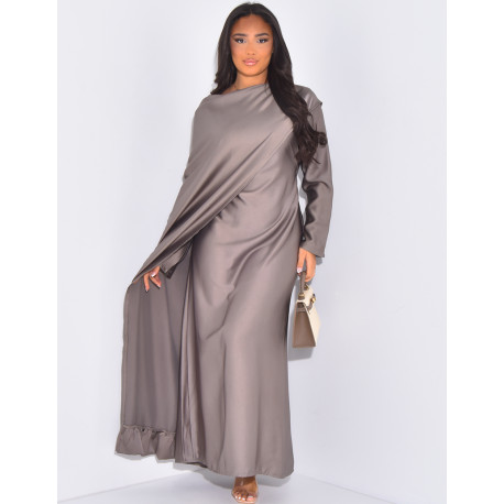 Set aus Satin-Kleid und asymmetrischem Volant-Umhang.