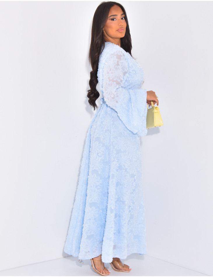 Robe longue en tissu texturé doublé à nouer dans le dos