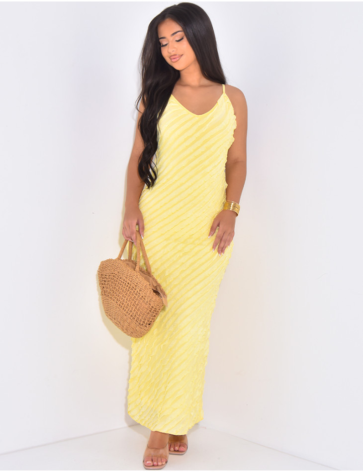 Langes Kleid mit Rüschen aus Tüll