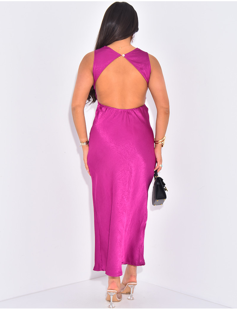 Robe longue sans manche en satin ?� col drap?�