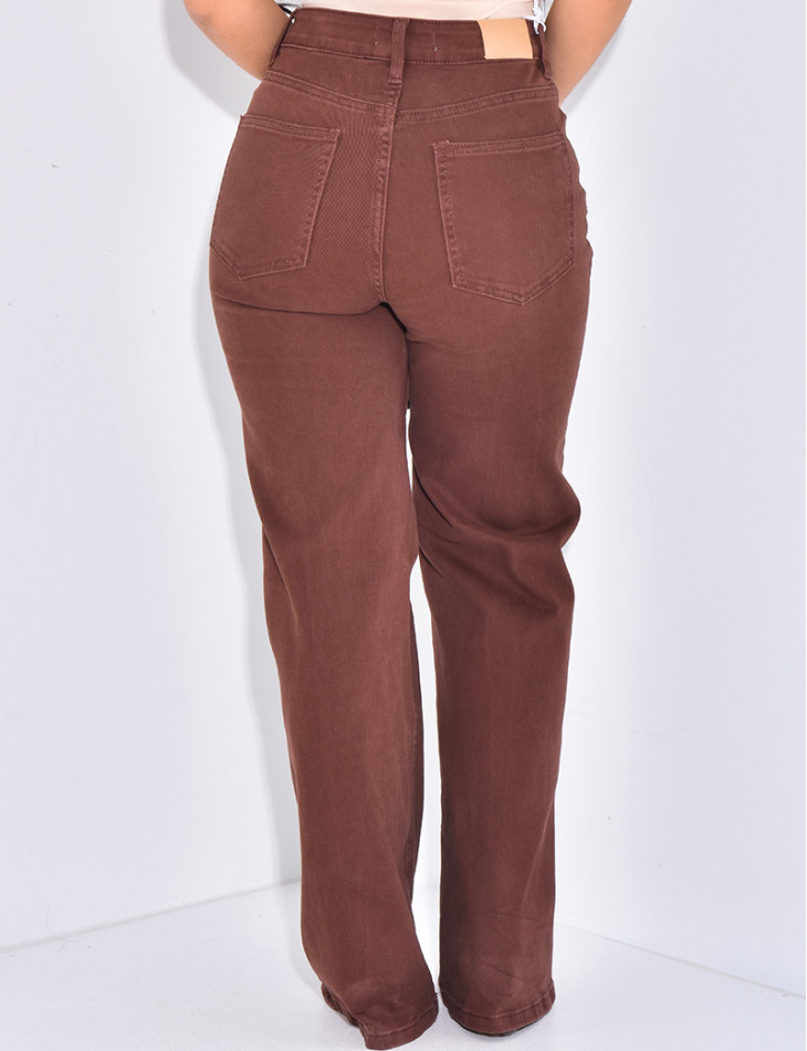 Brown straight-leg jeans with asymmetric buttonhole