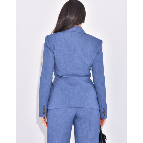 Veste de tailleur très cintrée et structurée