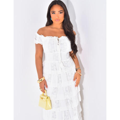 Robe longue épaules dénudées à volants en dentelle