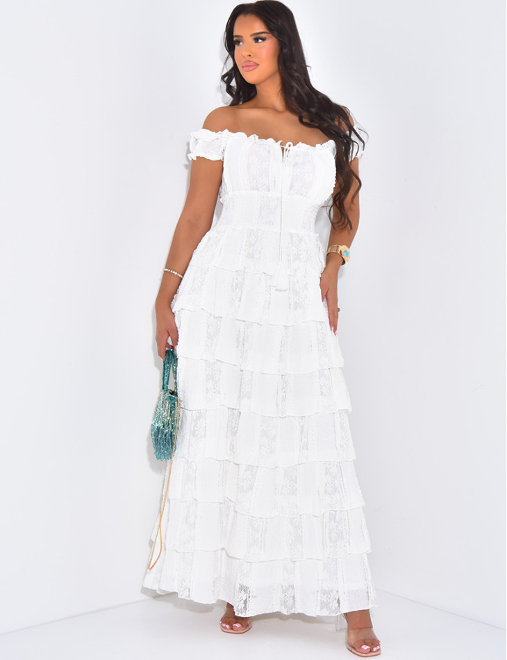 Robe longue épaules dénudées à volants en dentelle