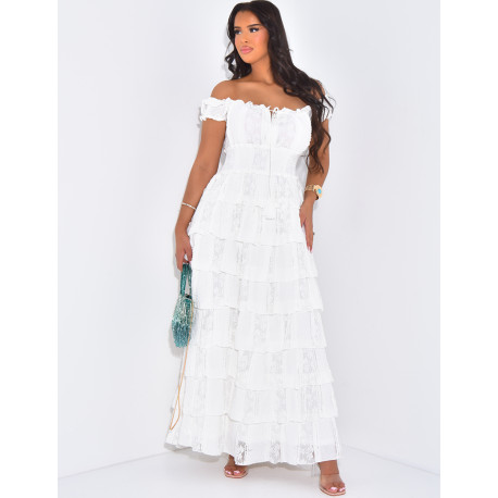 Robe longue épaules dénudées à volants en dentelle