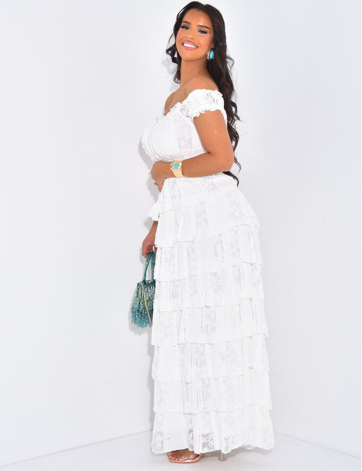 Robe longue épaules dénudées à volants en dentelle