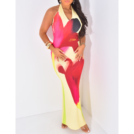 Langes, eng anliegendes, rückenfreies Kleid mit bedruckten Blumen.