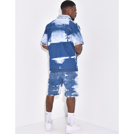 Ensemble en jeans short et chemise à couleurs contrastantes