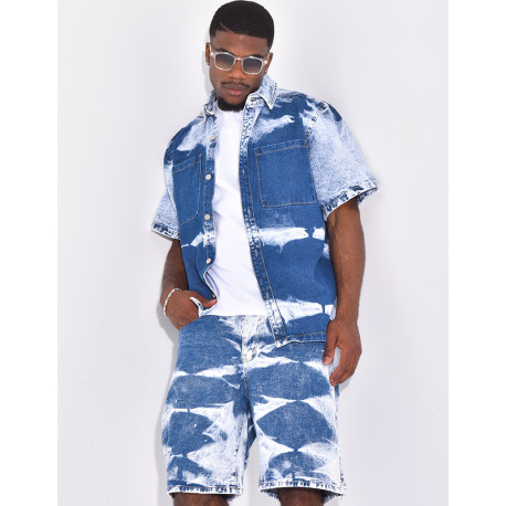Ensemble en jeans short et chemise à couleurs contrastantes