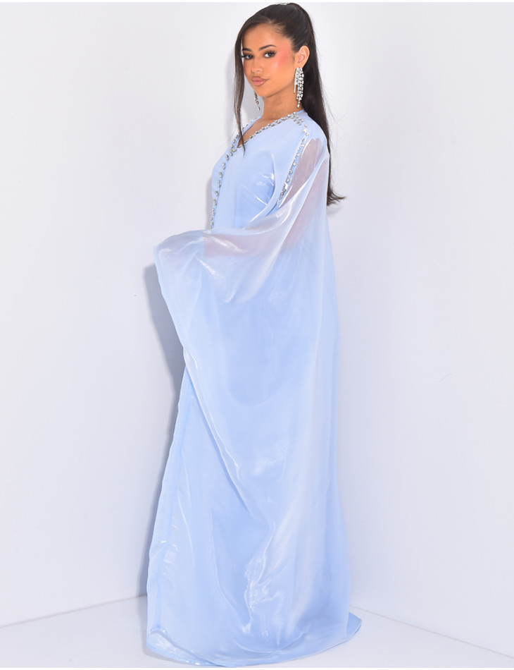 Ensemble robe et voile irrisé à bijoux à l'avant