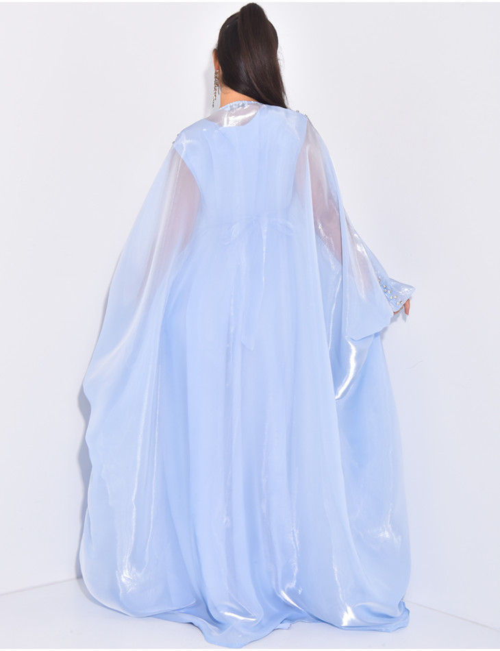 Ensemble robe et voile irrisé à bijoux à l'avant