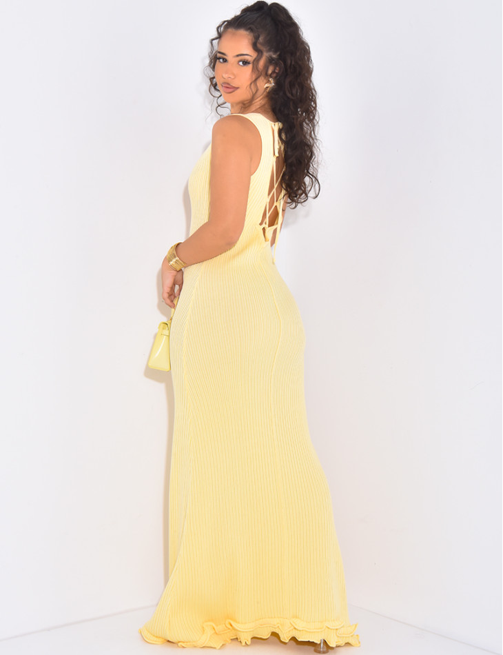 Long sleeveless ribbed dress with open back and lace-up detail