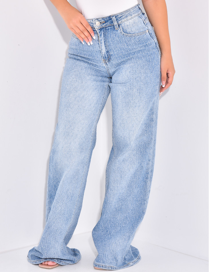 High-waisted, straight-leg jeans with a frayed effect