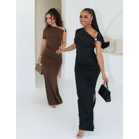 Long, off-the-shoulder dress with brown patterns