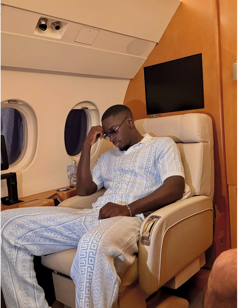 Ensemble pantalon et polo à...