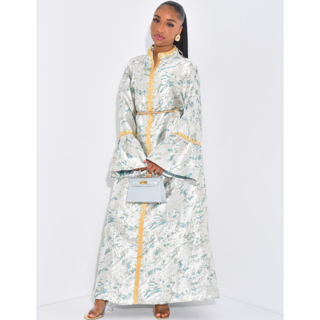 Hochwertige Brokat-Abaya mit Goldbesatz und passendem Gürtel