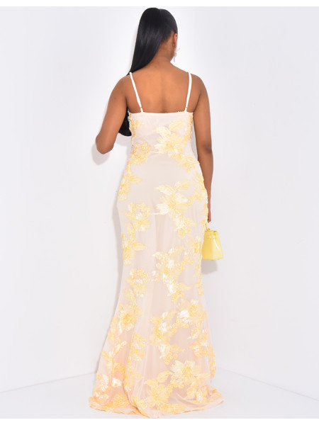 Robe longue à fleurs brodées & fines bretelles