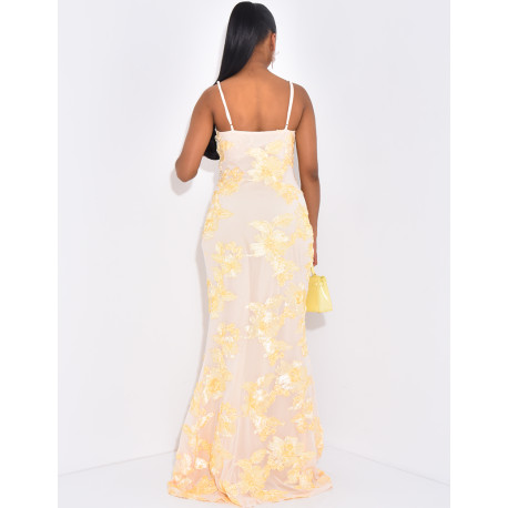 Robe longue à fleurs brodées & fines bretelles