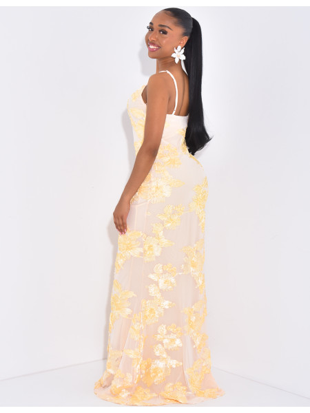 Robe longue à fleurs brodées & fines bretelles