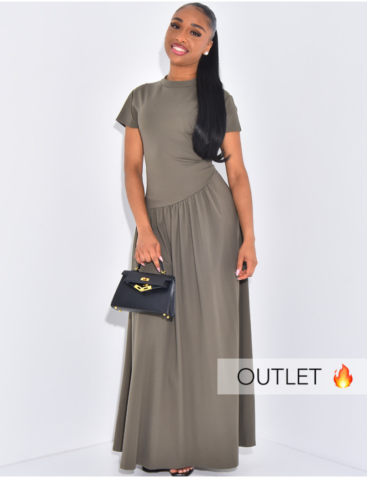 Robe fluide manches courtes froncée à la taille