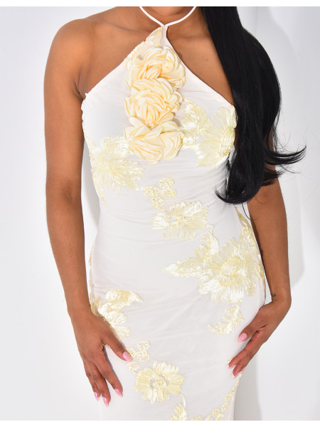 Long backless dress with embroidered flowers