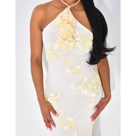 Long backless dress with embroidered flowers