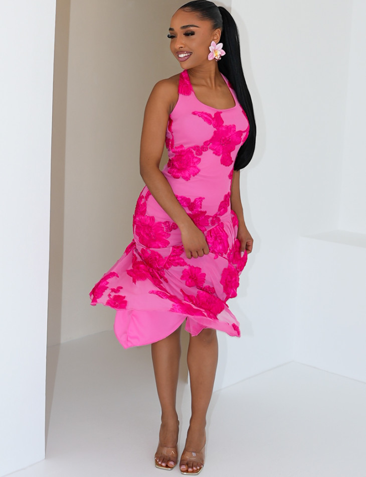 Robe asymétrique moulante à fleurs brodées