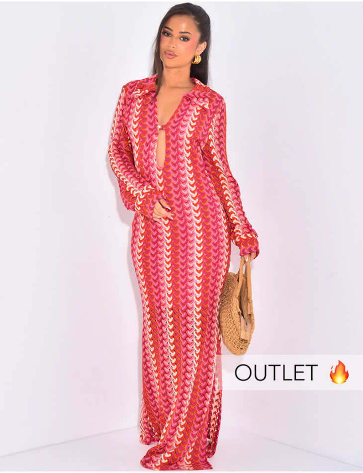 langes mehrfarbiges Häkelkleid mit Knopfleiste