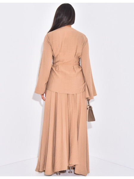 Linen-look set with a long flared skirt and lace-up blouse