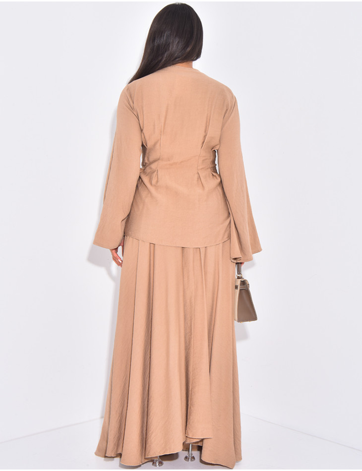 Linen-look set with a long flared skirt and lace-up blouse