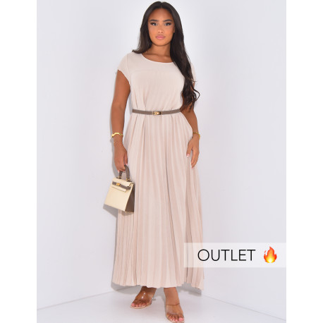Long pleated dress with short sleeves