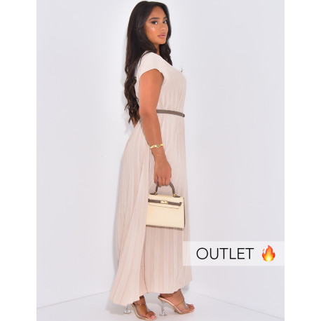 Long pleated dress with short sleeves