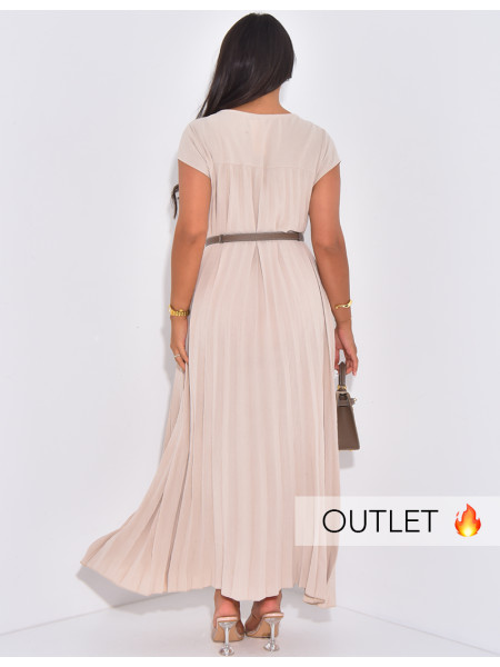 Long pleated dress with short sleeves