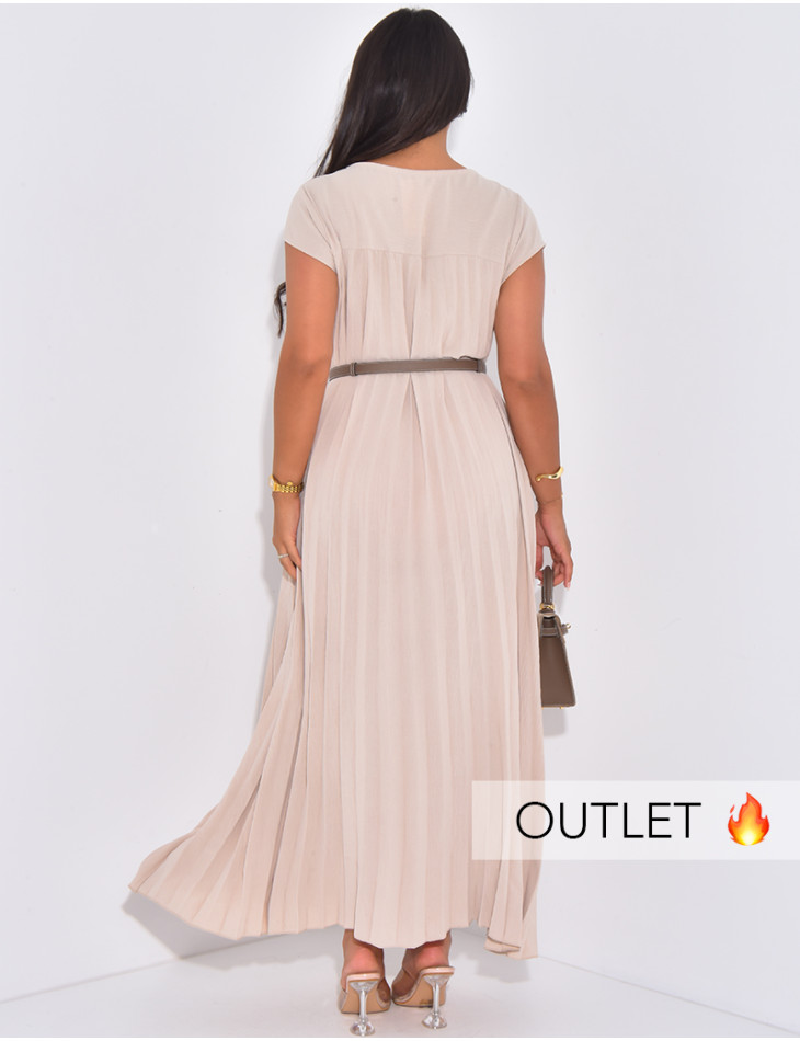 Long pleated dress with short sleeves