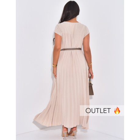Long pleated dress with short sleeves
