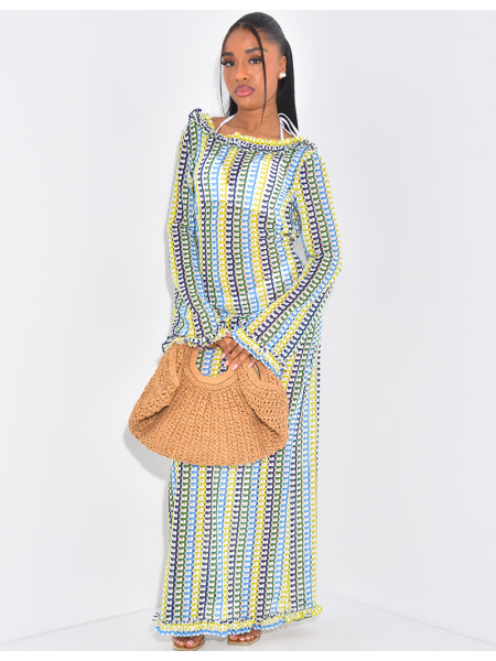 Langes, mehrfarbiges Häkelkleid mit offenem Rücken