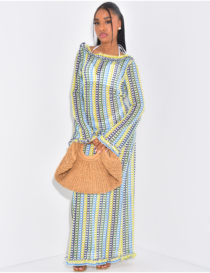 Langes, mehrfarbiges Häkelkleid mit offenem Rücken