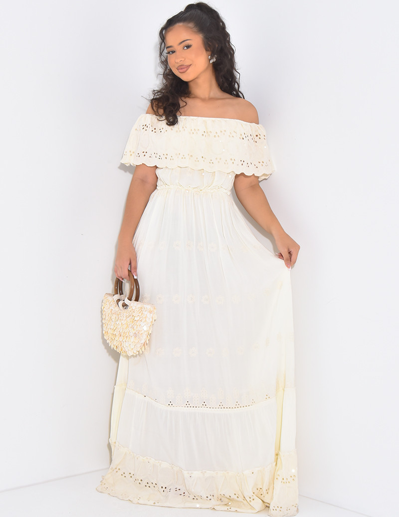 Kleid mit Blumenstickerei