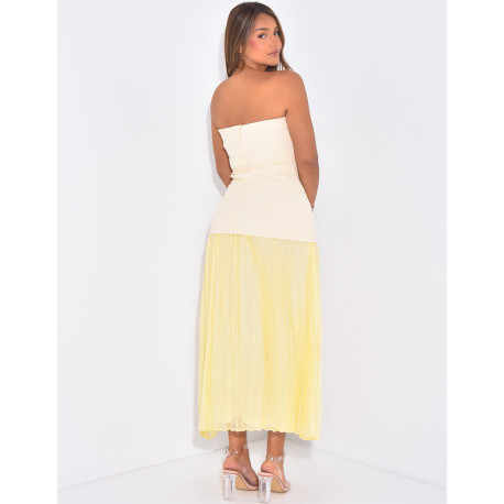 Langes Kleid mit strukturiertem Bustier und Faltenrock.