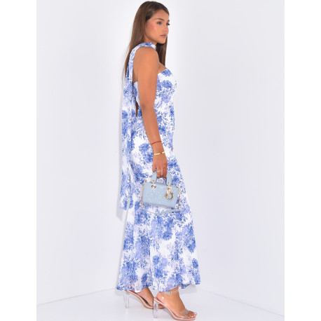 Langes, trägerloses Kleid aus bedrucktem Voile mit Schal-Detail.