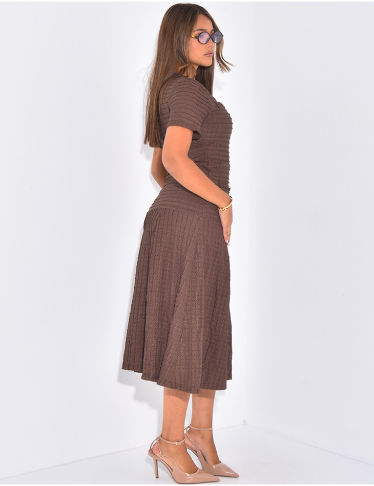 Robe longue texturée & évasée à boutons dorés