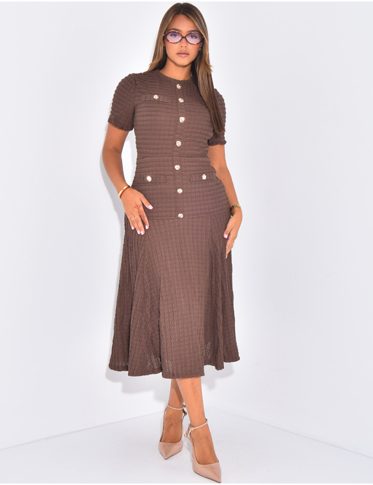 Robe longue texturée & évasée à boutons dorés