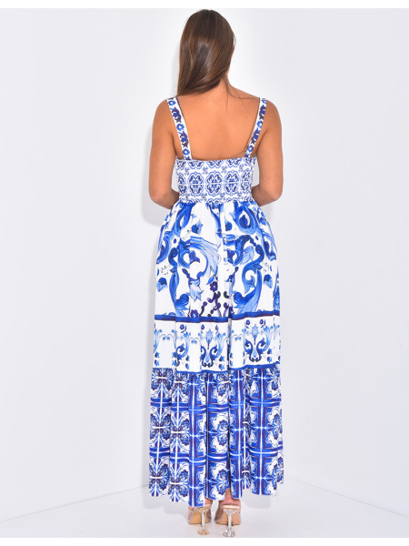 Langes Korsagenkleid mit blauem Musterdruck