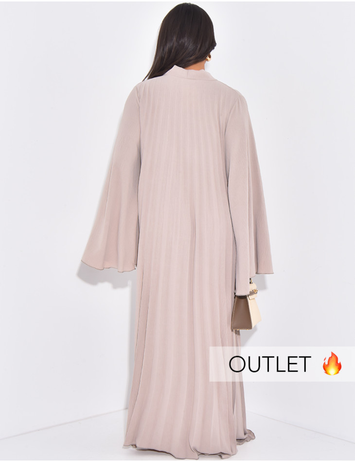 Langes, plissiertes Kleid mit ausgestellten Ärmeln