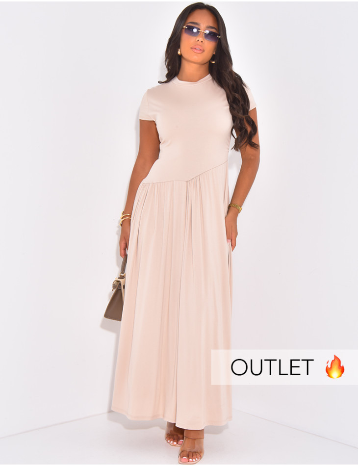 Fließendes Kleid mit kurzen Ärmeln und geraffter Taille