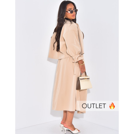 Kurzer Trenchcoat und langer ausgestellter Rock